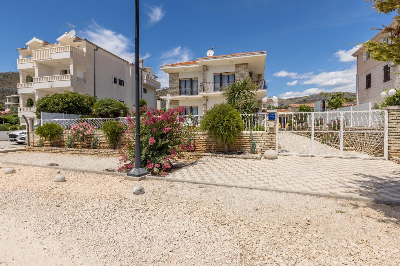 Villa Ratka โตรกีร์ ภายนอก รูปภาพ